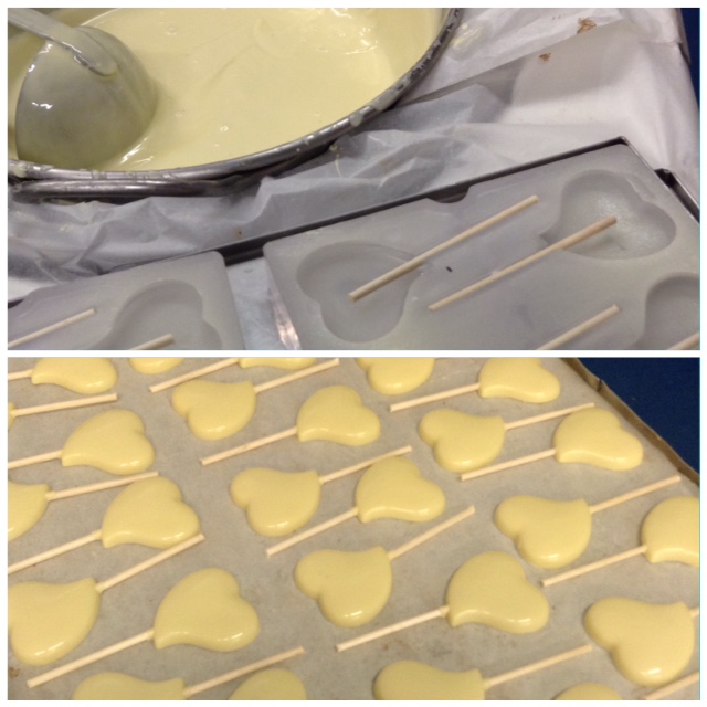 Piruletas de corazones de chocolate de Pasteler&iacute;a Mallorca