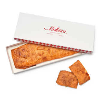 Empanada de bacalao y pasas de Pastelería Mallorca